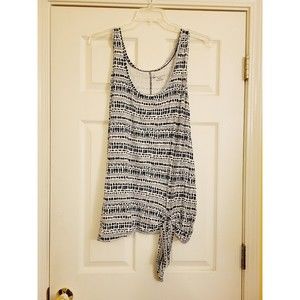 Lane Bryant Sleeveless Tank With Side Knot Size 26/28